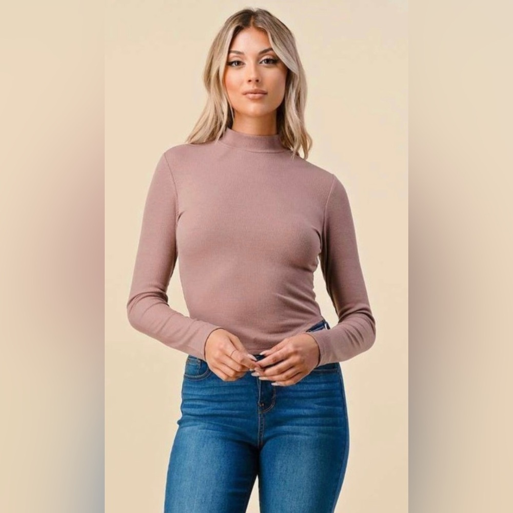 Mock Neck Crop Tee